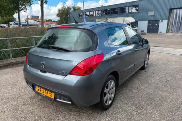 Peugeot 308 (2009) thumbnail 5