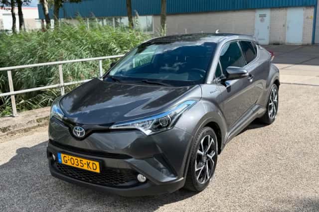 Toyota C-HR (2019) thumbnail 1