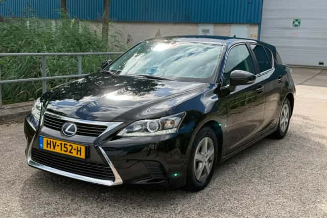 Lexus CT (2015) thumbnail 1