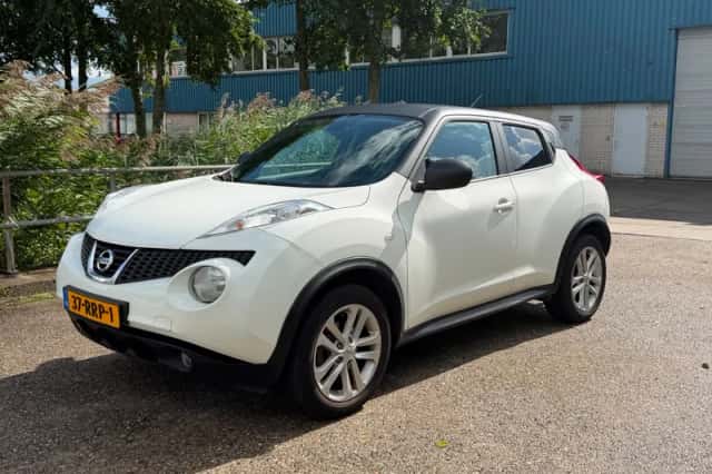 Nissan Juke (2011) thumbnail 2