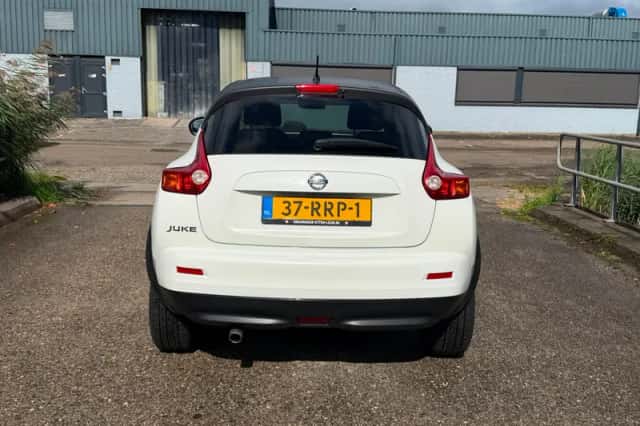 Nissan Juke (2011) thumbnail 4