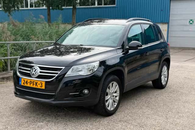 Volkswagen Tiguan (2011) thumbnail 1