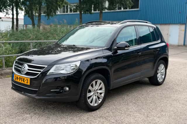 Volkswagen Tiguan (2011) thumbnail 2