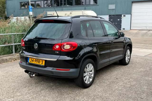 Volkswagen Tiguan (2011) thumbnail 5