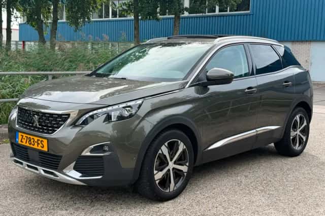 Peugeot 3008 (2017) thumbnail 2