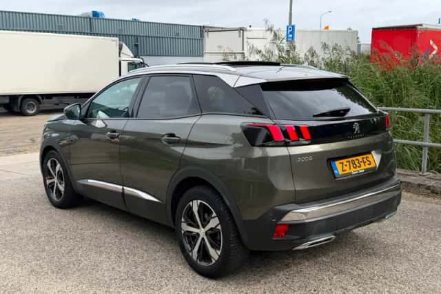 Peugeot 3008 (2017) thumbnail 3