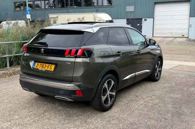 Peugeot 3008 (2017) thumbnail 5