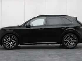 Porsche Cayenne (2024) thumbnail 2