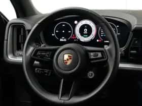 Porsche Cayenne (2024) thumbnail 24