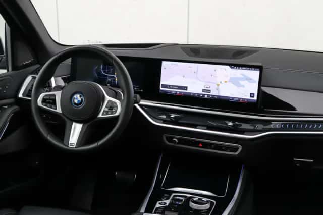 BMW X5 (2024) thumbnail 12