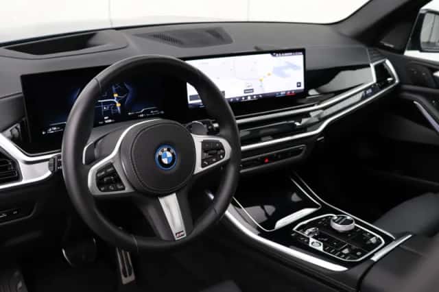 BMW X5 (2024) thumbnail 8
