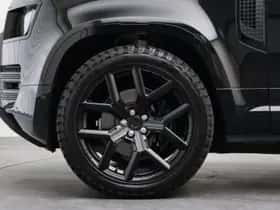 Land Rover Defender (2024) thumbnail 6