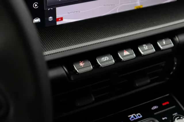 Porsche 911 (2025) thumbnail 15