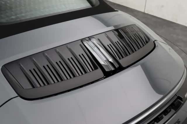Porsche 911 (2025) thumbnail 21