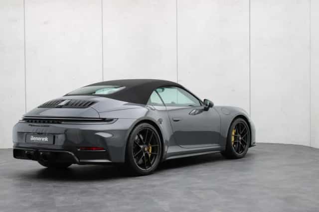 Porsche 911 (2025) thumbnail 38
