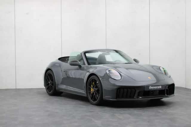 Porsche 911 (2025) thumbnail 5