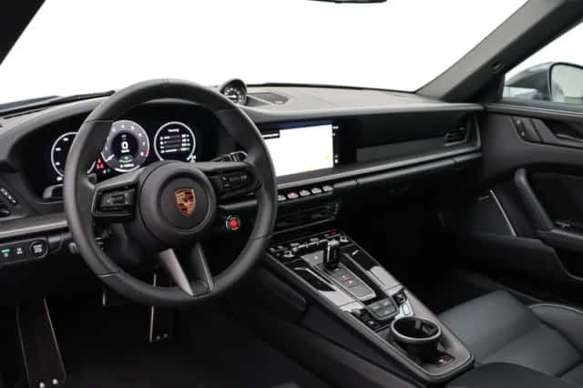 Porsche 911 (2025) thumbnail 9