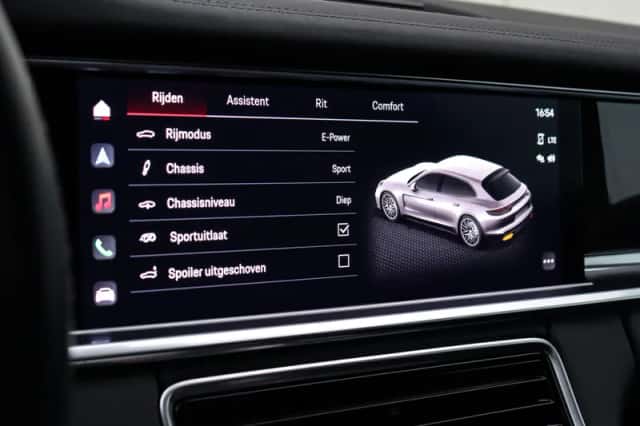 Porsche Panamera (2021) thumbnail 18