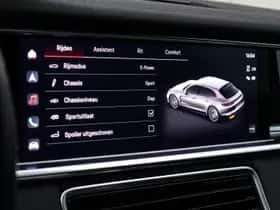 Porsche Panamera (2021) thumbnail 18