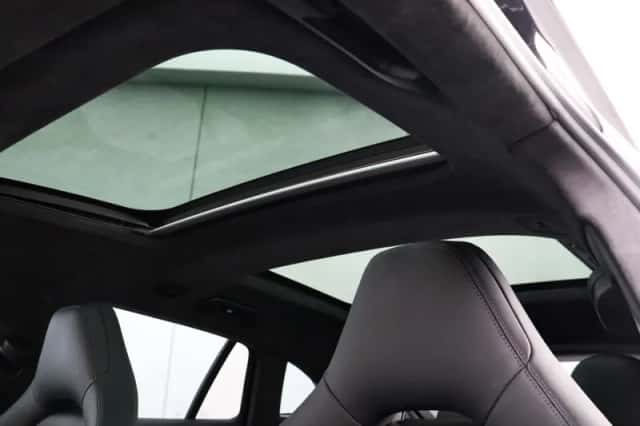 Porsche Panamera (2021) thumbnail 9
