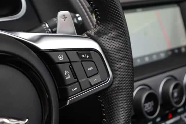 Jaguar F-Type (2021) thumbnail 14