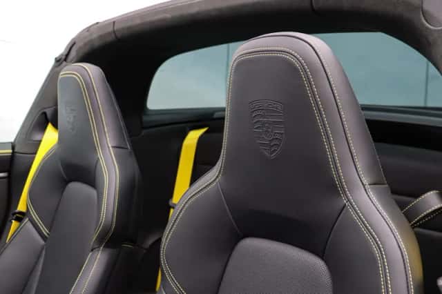 Porsche 911 (2025) thumbnail 14