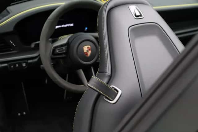 Porsche 911 (2025) thumbnail 31