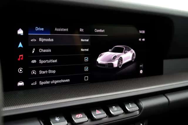 Porsche 911 (2025) thumbnail 40