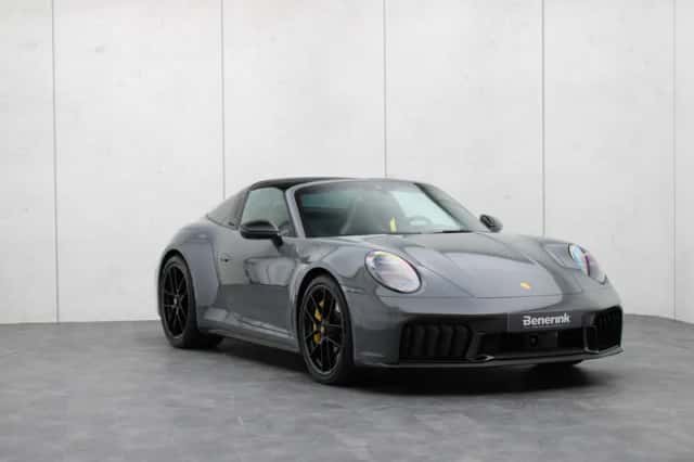 Porsche 911 (2025) thumbnail 5