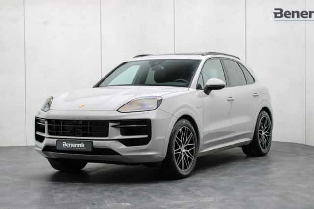 Porsche Cayenne (2025) thumbnail 1