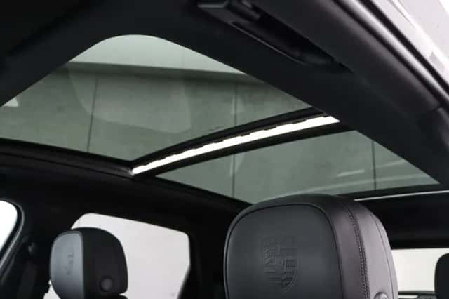 Porsche Cayenne (2025) thumbnail 11