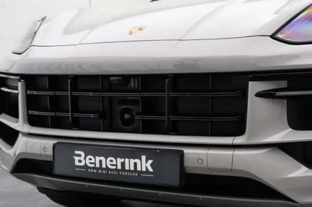 Porsche Cayenne (2025) thumbnail 25