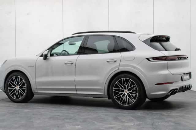 Porsche Cayenne (2025) thumbnail 30