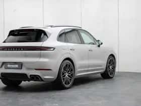 Porsche Cayenne (2025) thumbnail 4