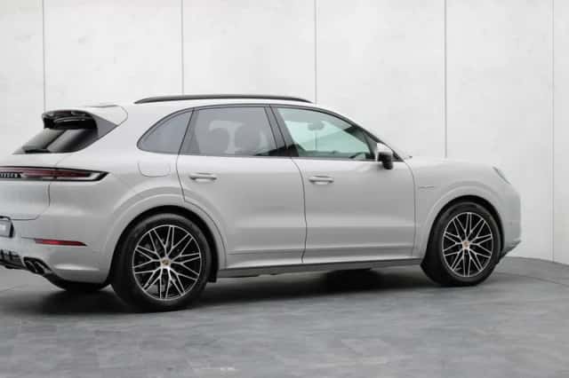Porsche Cayenne (2025) thumbnail 32