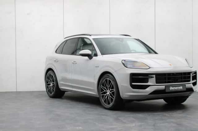 Porsche Cayenne (2025) thumbnail 5