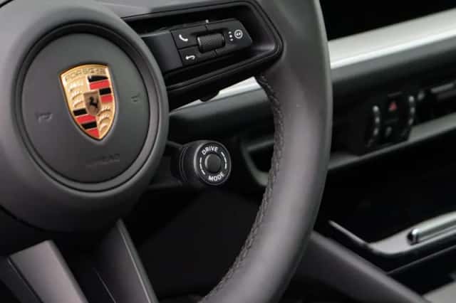 Porsche Cayenne (2025) thumbnail 8