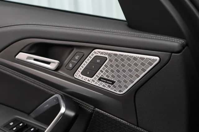BMW X1 (2022) thumbnail 11