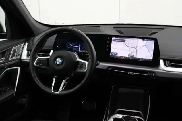 BMW X1 (2022) thumbnail 13