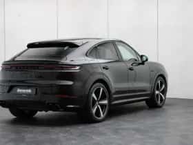 Porsche Cayenne (2025) thumbnail 4
