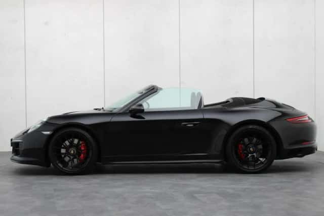 Porsche 911 (2017) thumbnail 2