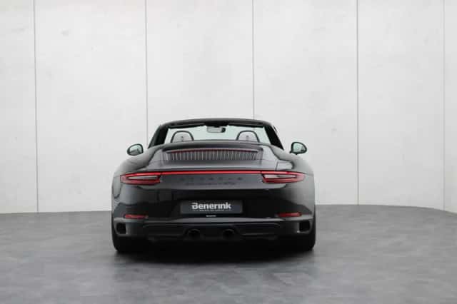 Porsche 911 (2017) thumbnail 30