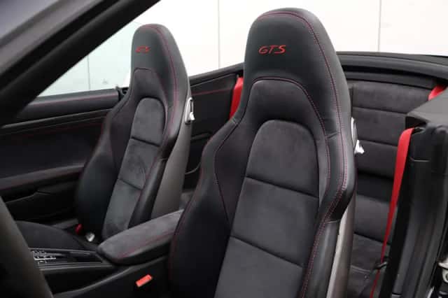 Porsche 911 (2017) thumbnail 9