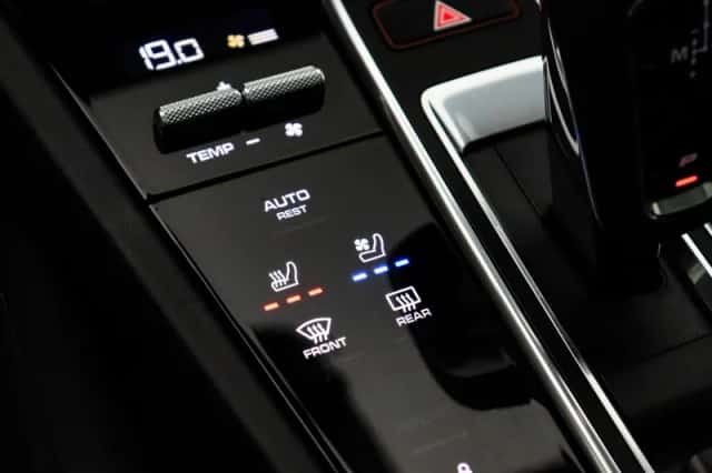 Porsche Cayenne (2020) thumbnail 12