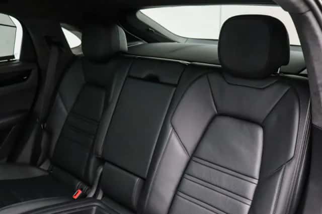 Porsche Cayenne (2020) thumbnail 15