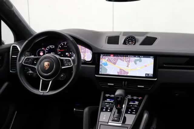 Porsche Cayenne (2020) thumbnail 16