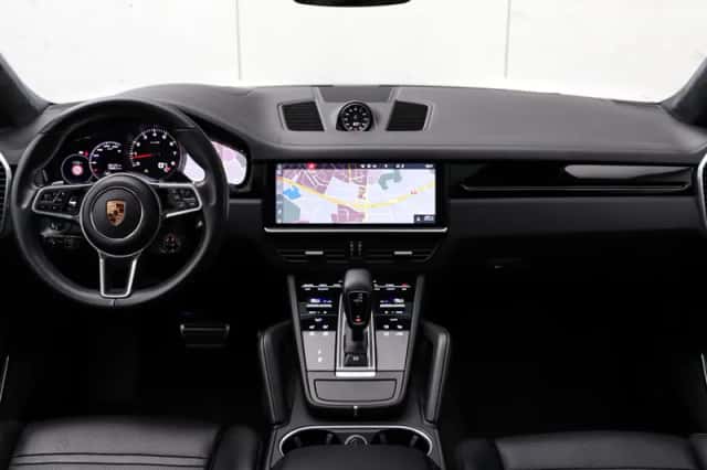 Porsche Cayenne (2020) thumbnail 32