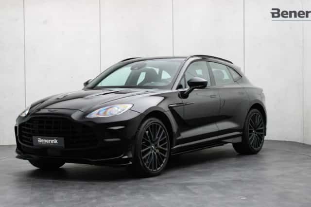 Aston Martin Dbx (2023) thumbnail 1