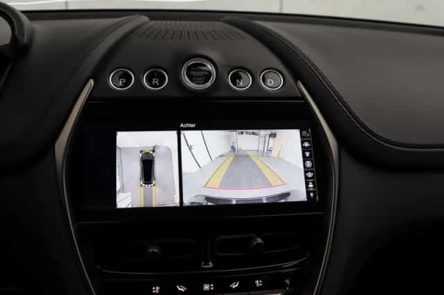 Aston Martin Dbx (2023) thumbnail 15