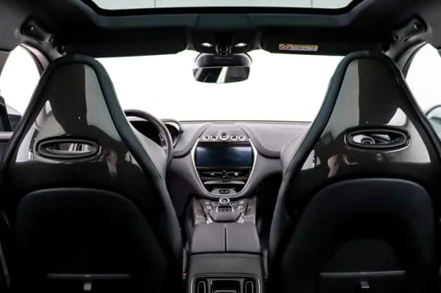 Aston Martin Dbx (2023) thumbnail 25